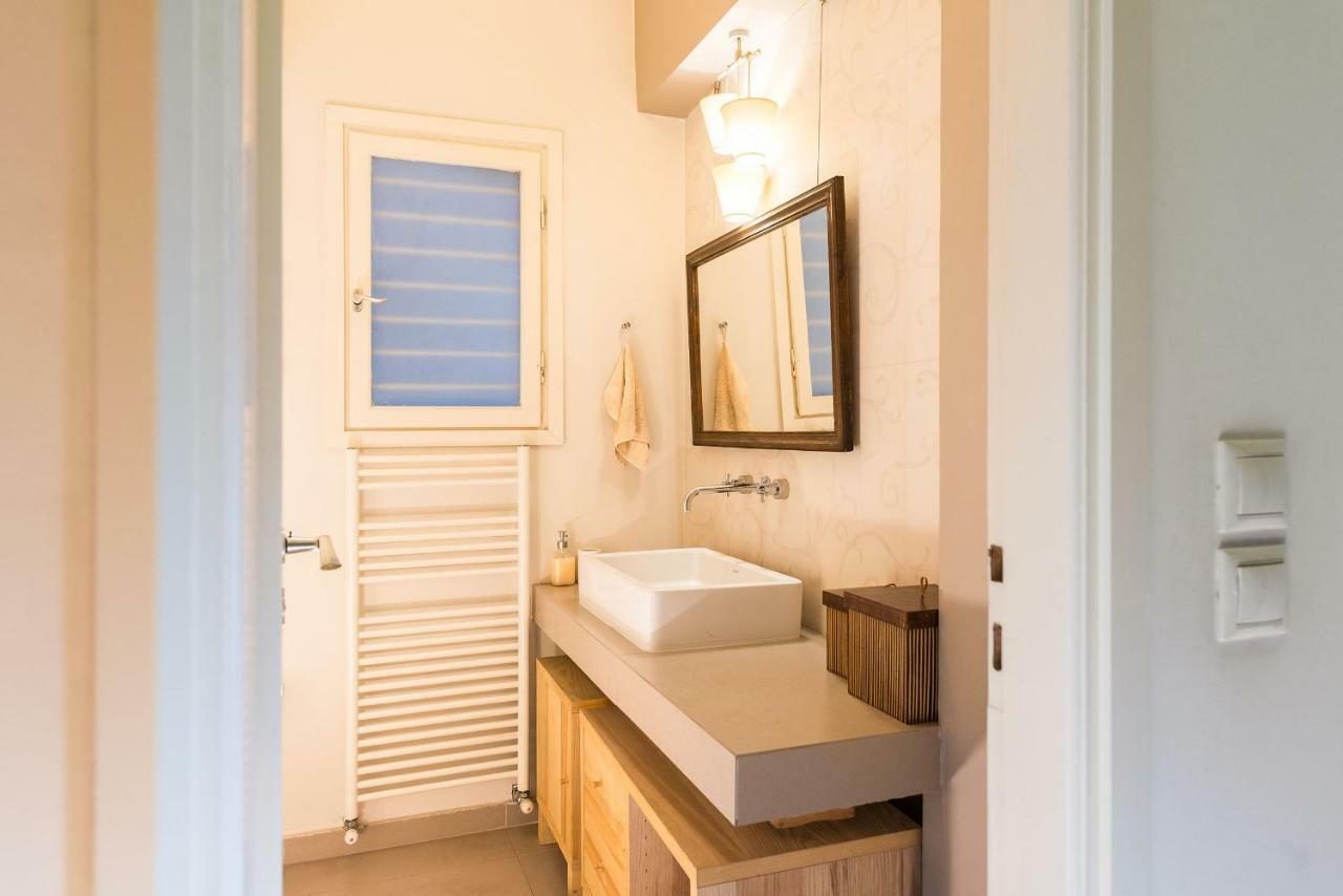 Stylish Flat With Veranda In The Heart Of Athens Atenas Exterior foto